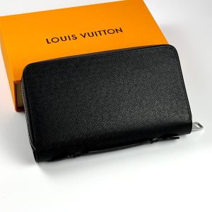 Клатч Louis Vuitton