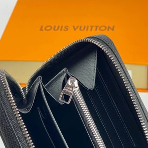 Клатч Louis Vuitton