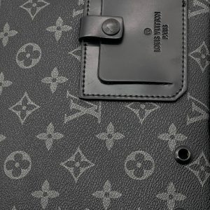 Сумка Louis Vuitton Alpha