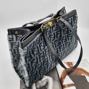 Сумка Fendi Peekaboo