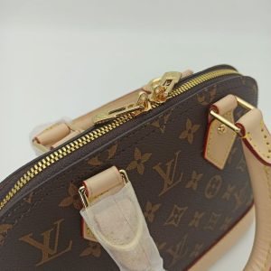 Сумки Louis Vuitton Alma PM