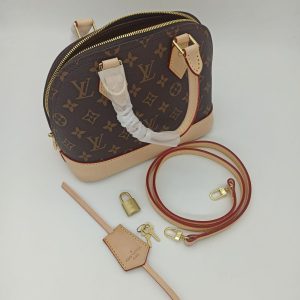 Сумки Louis Vuitton Alma PM