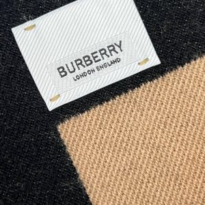 Шарф Burberry