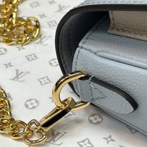 Сумка Louis Vuitton Lockme Tender