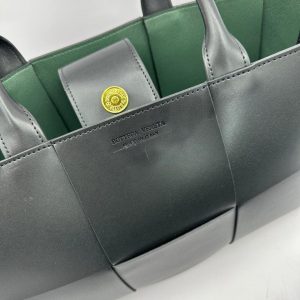 Сумка Bottega Veneta Medium Arco Tote Bag