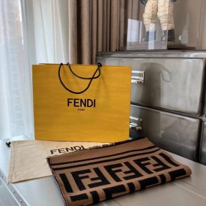 Шарф Fendi