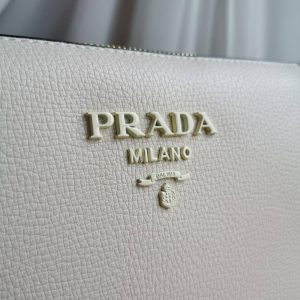 Сумка Prada