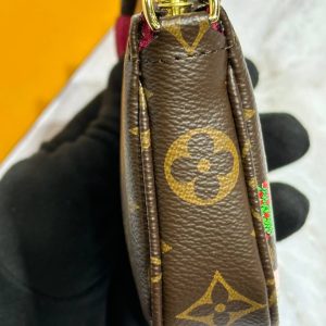 Клатч Louis Vuitton Mini Pochette