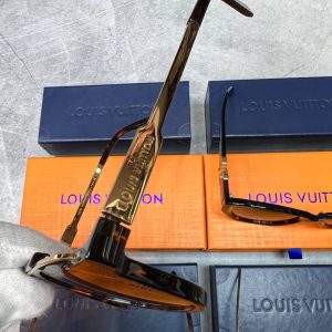 Солнцезащитные очки Louis Vuitton