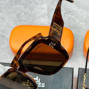 Солнцезащитные очки Hermes