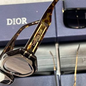 Солнцезащитные очки Dior