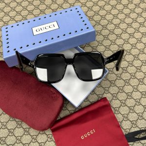 Солнцезащитные очки Gucci