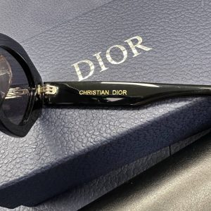 Солнцезащитные очки Dior