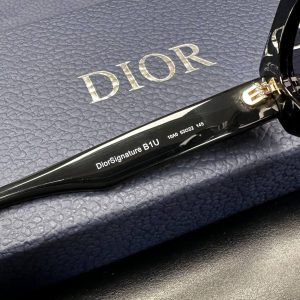 Солнцезащитные очки Dior