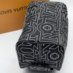 Косметичка Louis Vuitton Dopp Kit