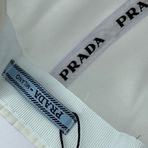 Бейсболка Prada