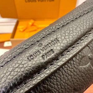 Сумка Louis Vuitton Pochette Metis East West