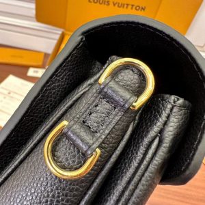 Сумка Louis Vuitton Pochette Metis East West