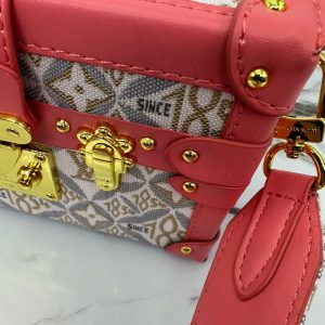 Сумка Louis Vuitton Petite Malle