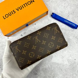 Кошелек Louis Vuitton Zippy Christmas Animation