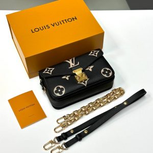 Сумка Louis Vuitton Pochette Metis East West