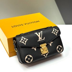 Сумка Louis Vuitton Pochette Metis East West