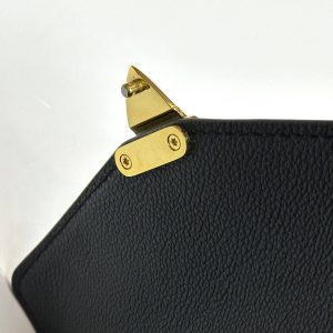 Сумка Louis Vuitton Pochette Metis East West