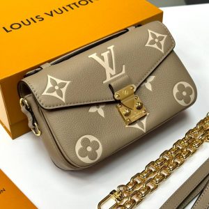 Сумка Louis Vuitton Pochette Metis East West