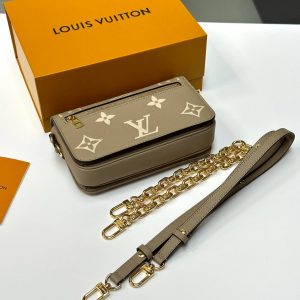 Сумка Louis Vuitton Pochette Metis East West