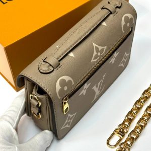 Сумка Louis Vuitton Pochette Metis East West