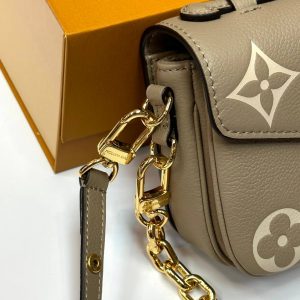 Сумка Louis Vuitton Pochette Metis East West