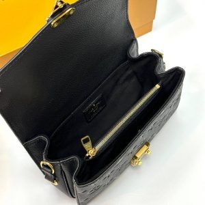 Сумка Louis Vuitton Pochette Metis East West