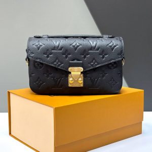 Сумка Louis Vuitton Pochette Metis East West