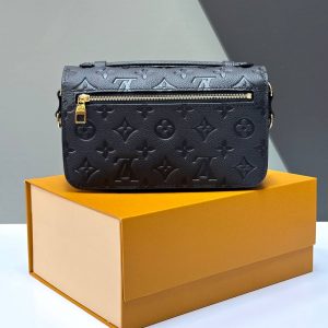 Сумка Louis Vuitton Pochette Metis East West