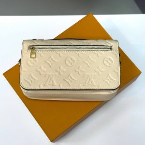 Сумка Louis Vuitton Pochette Metis East West