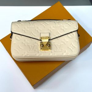 Сумка Louis Vuitton Pochette Metis East West