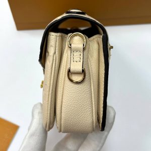 Сумка Louis Vuitton Pochette Metis East West