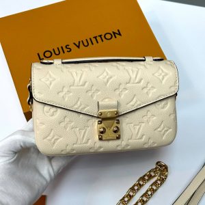 Сумка Louis Vuitton Pochette Metis East West