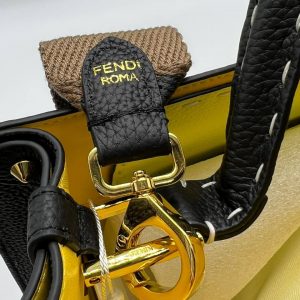 Сумка Fendi Peekaboo