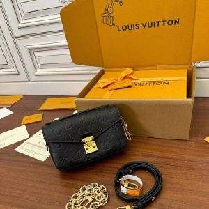 Сумка Louis Vuitton Pochette Metis East West