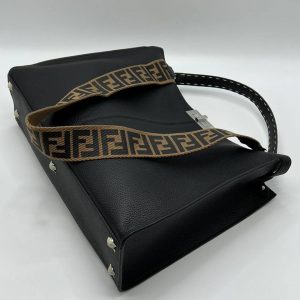 Сумка Fendi Peekaboo