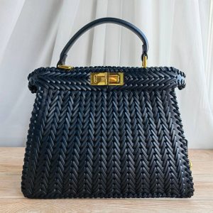 Сумка Fendi Peekaboo Iseeu