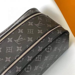 Косметичка Louis Vuitton Dopp Kit