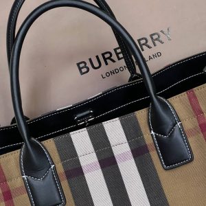 Сумка Burberry