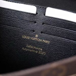 Клатч Louis Vuitton