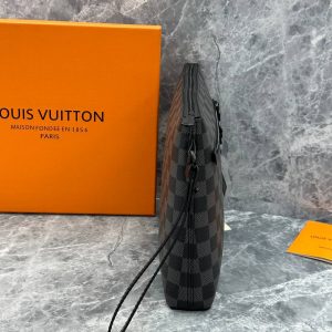 Клатч Louis Vuitton Voyage