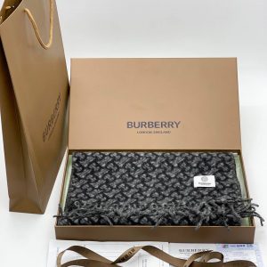 Шарф Burberry