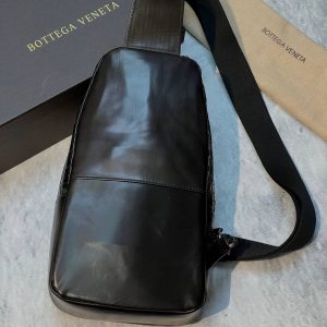 Сумка-слинг Bottega Veneta