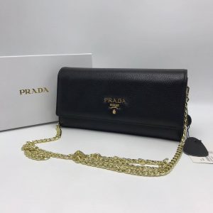 Сумка-клатч Prada