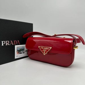 Сумка-клатч Prada